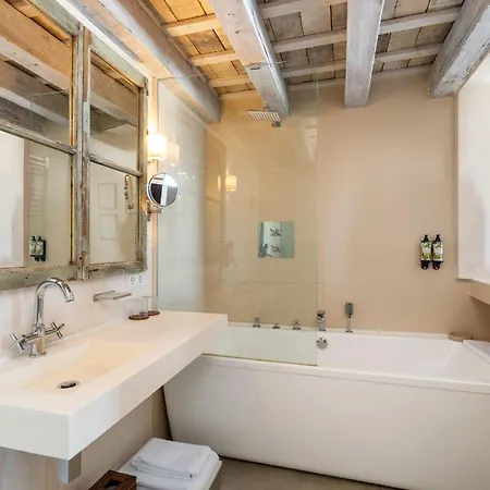 Boutique V Hotel *